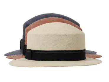 Damencloche aus Panamastroh in Natur, Camel und Navy mit marinefarbenem Rebsband