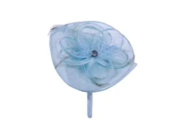 Fascinator Blume mit Reif in Weiß, Altrosa und Himmelblau aus 100% Sisal.