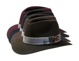 Fedora Traveler Haarfilz mit Jeans-Hutband und Feder, handgefertigt. Titel: Fedora Traveler olive – Haarfilz Hut