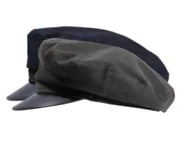 Camaret Cap aus Baumwolle mit Kunstlederschirm in Navy und Olive